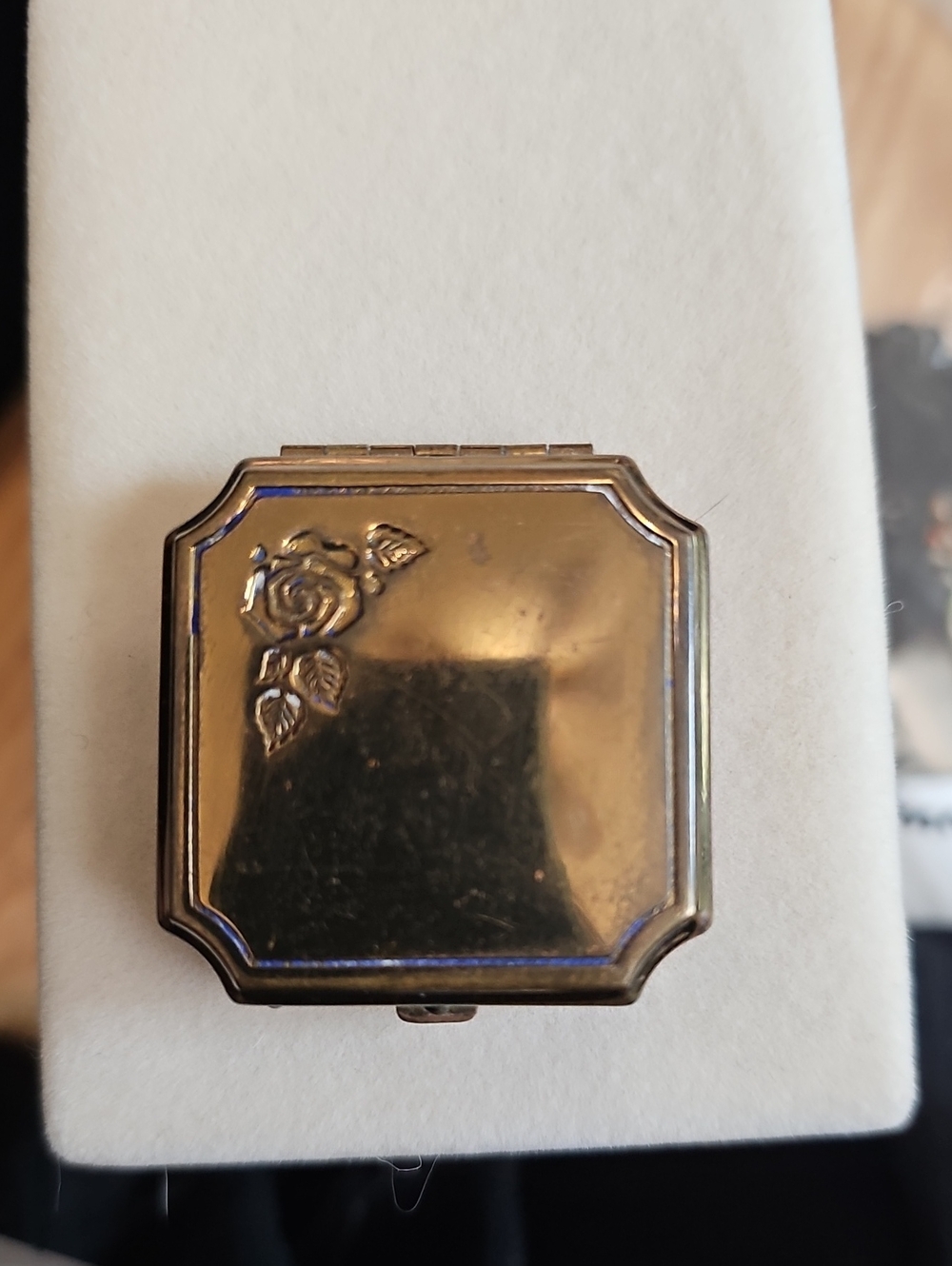 Vintage Blue Rose Compact